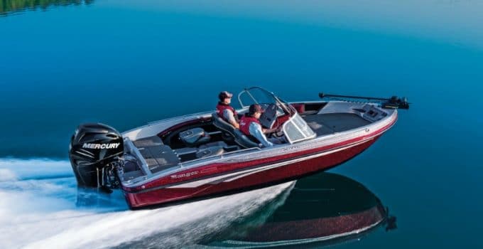 How Much Does A Bass Boat Weigh? With 19 Examples - Crow ...